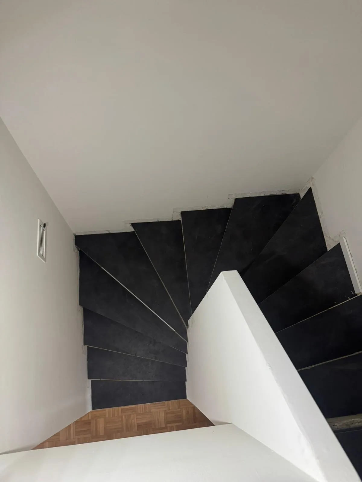 Wendeltreppe schwarz Vinyl